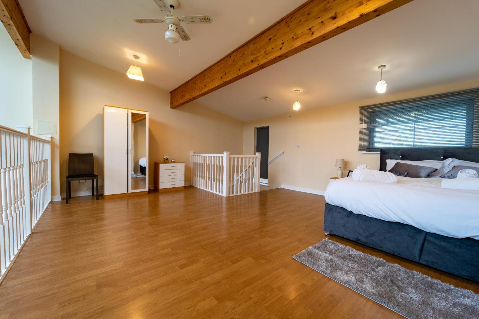 Luxury 2 Bed Apartment - Near Heathrow, Legoland, Windsor Slough Exterior foto